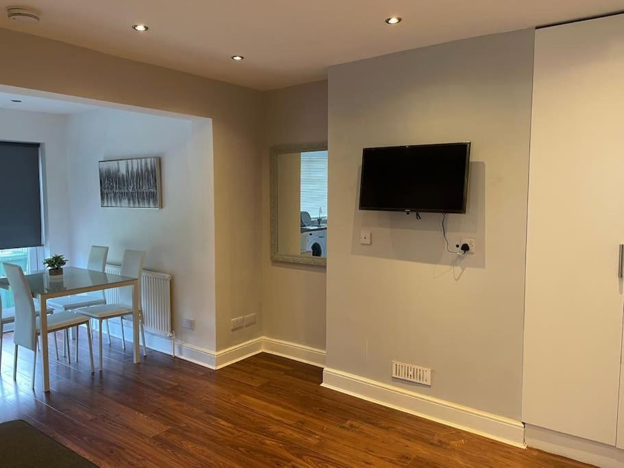 Entire Ground Floor Apartment In Watford Watford  Exterior foto