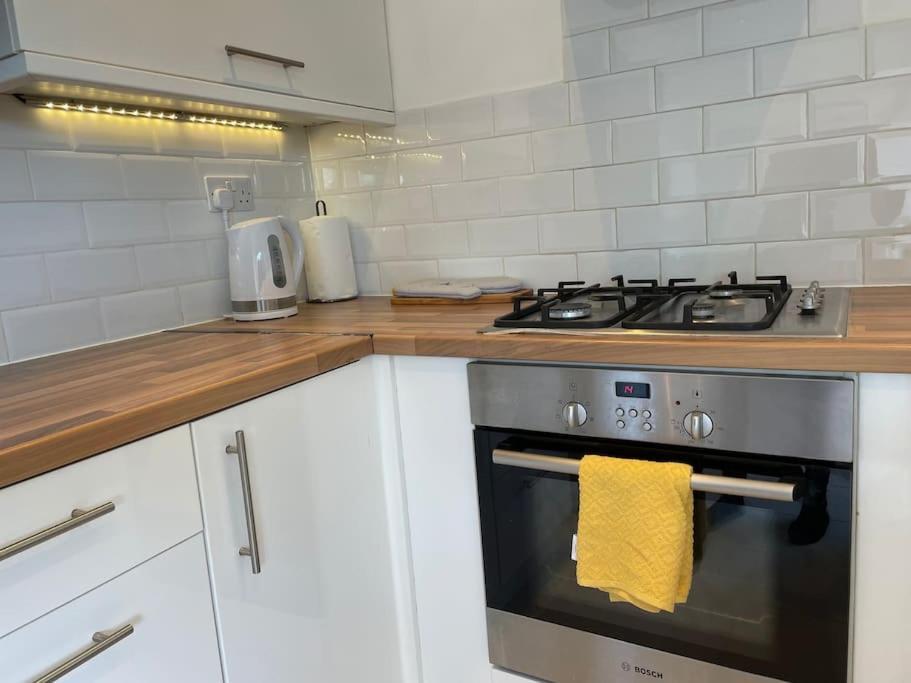 Entire Ground Floor Apartment In Watford Watford  Exterior foto